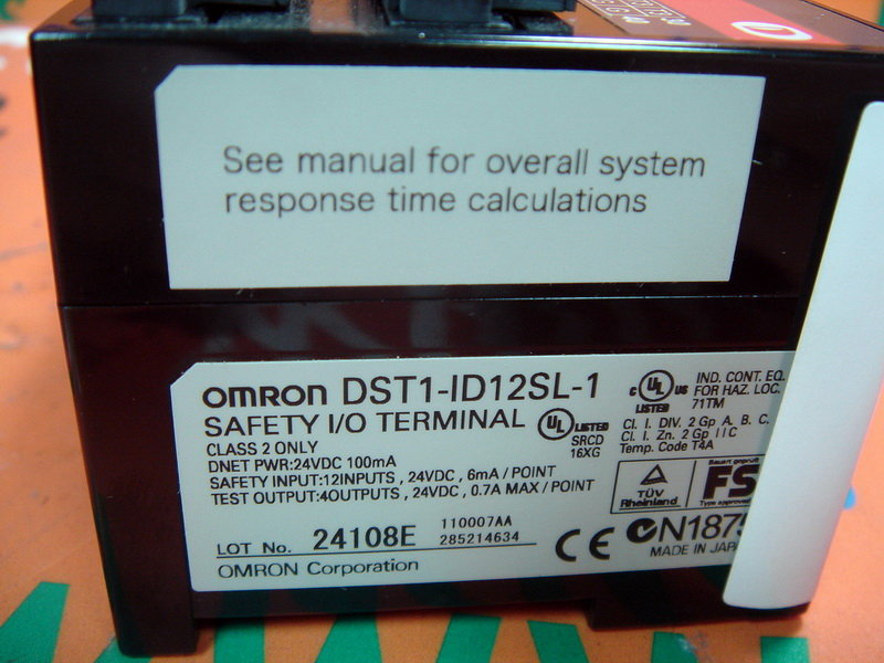 OMRON DST1-ID12SL-1 SAFETY I/O TERMINAL - PLC DCS SERVO Control MOTOR POWER  SUPPLY IPC ROBOT